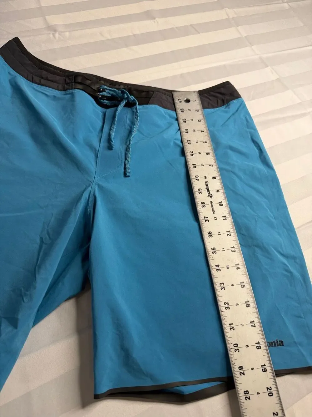 Patagonia Men’s Hydrolock Blue Board Shorts Swim Trunks Size 38